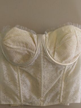 Strapless Lace Bustier Corset in Ivory